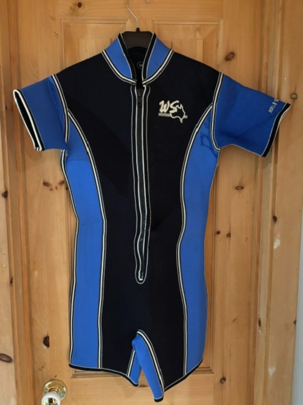 WS Hunter 2.5mm Shorty Wetsuit – Medium – Black/Blue